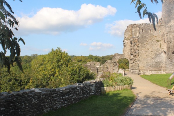 Cilgerran-Castle-01