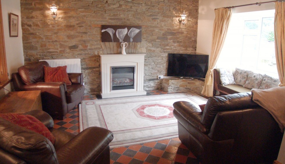 Morlogws-Farm-Cottages-Farmhouse-Lounge
