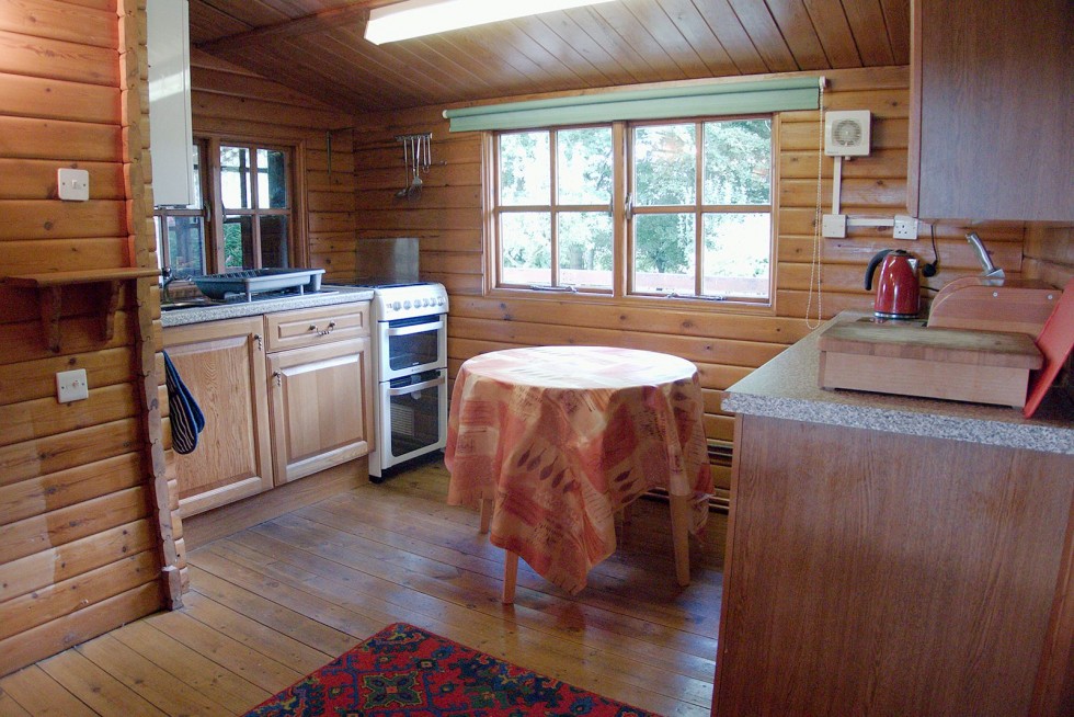 Morlogws-Farm-Holidays-The-Log-Cabin-05